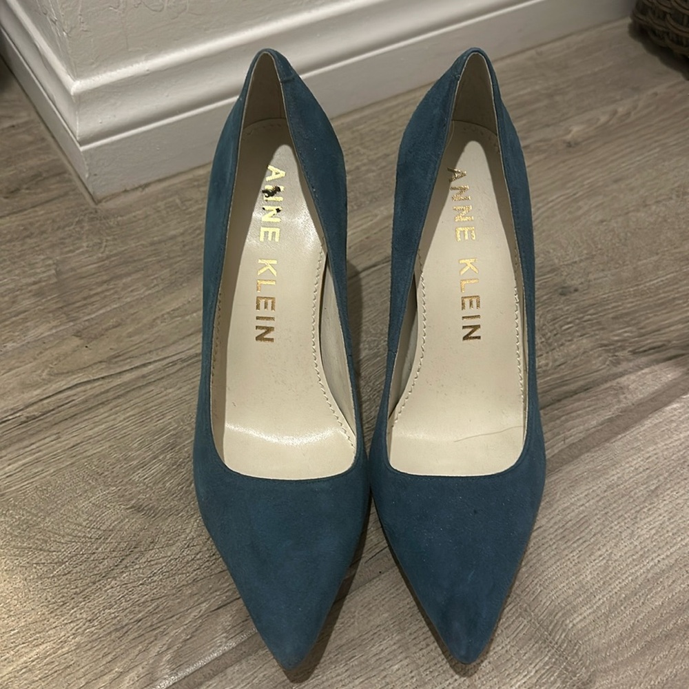 Anne Klein Women's Pump Pointed Toe Heels